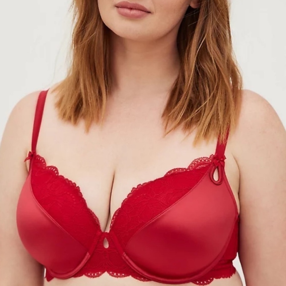 NWT Torrid Bra Lightly Lined T-Shirt In Lace Red 40DDD